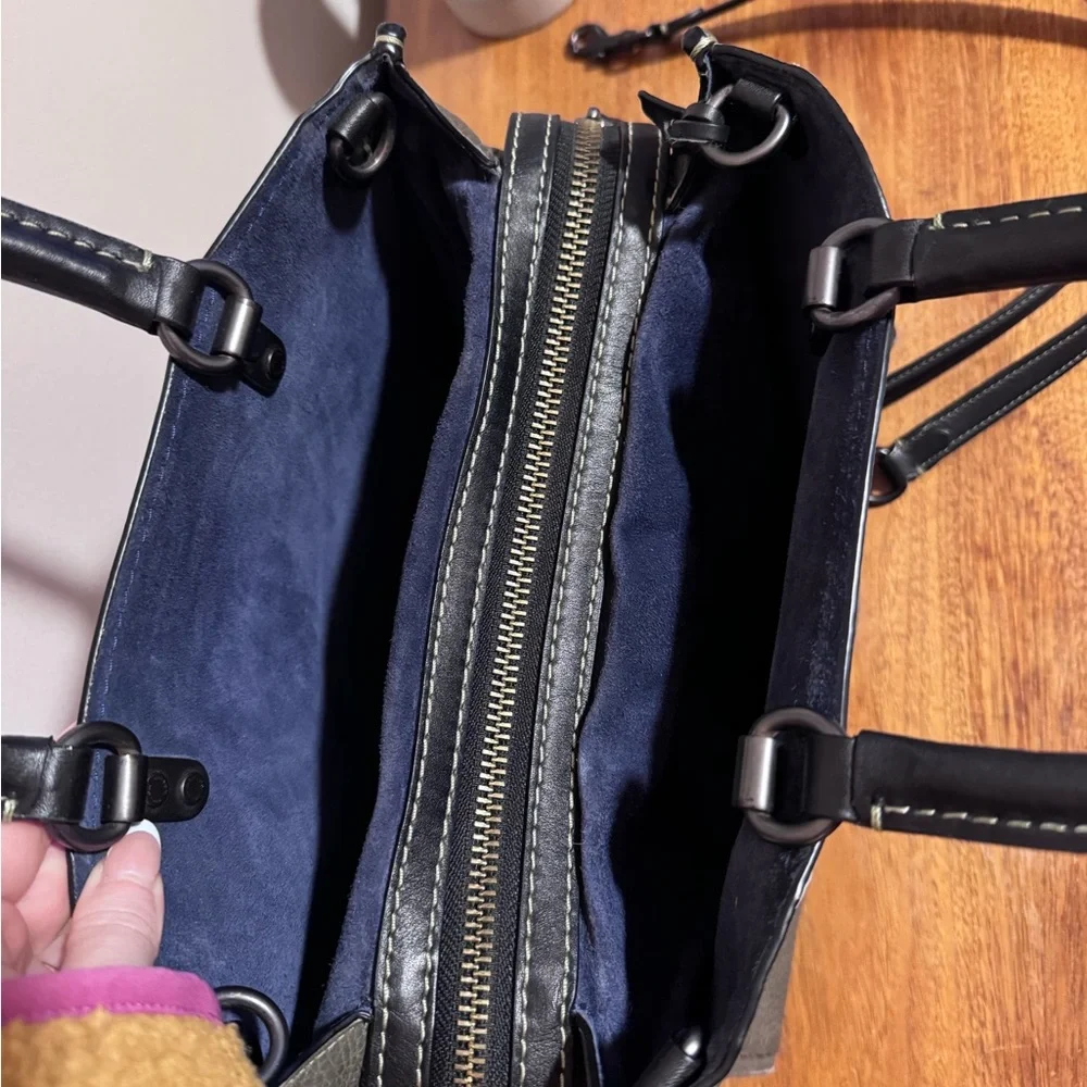 Coach Green rogue-fair condition - Picture 3 of 7